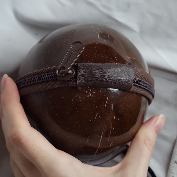 Coconut Bag Crossbody Handmade Zips open zip compartmemt inside Vintage 2005 - Picture 10 of 16